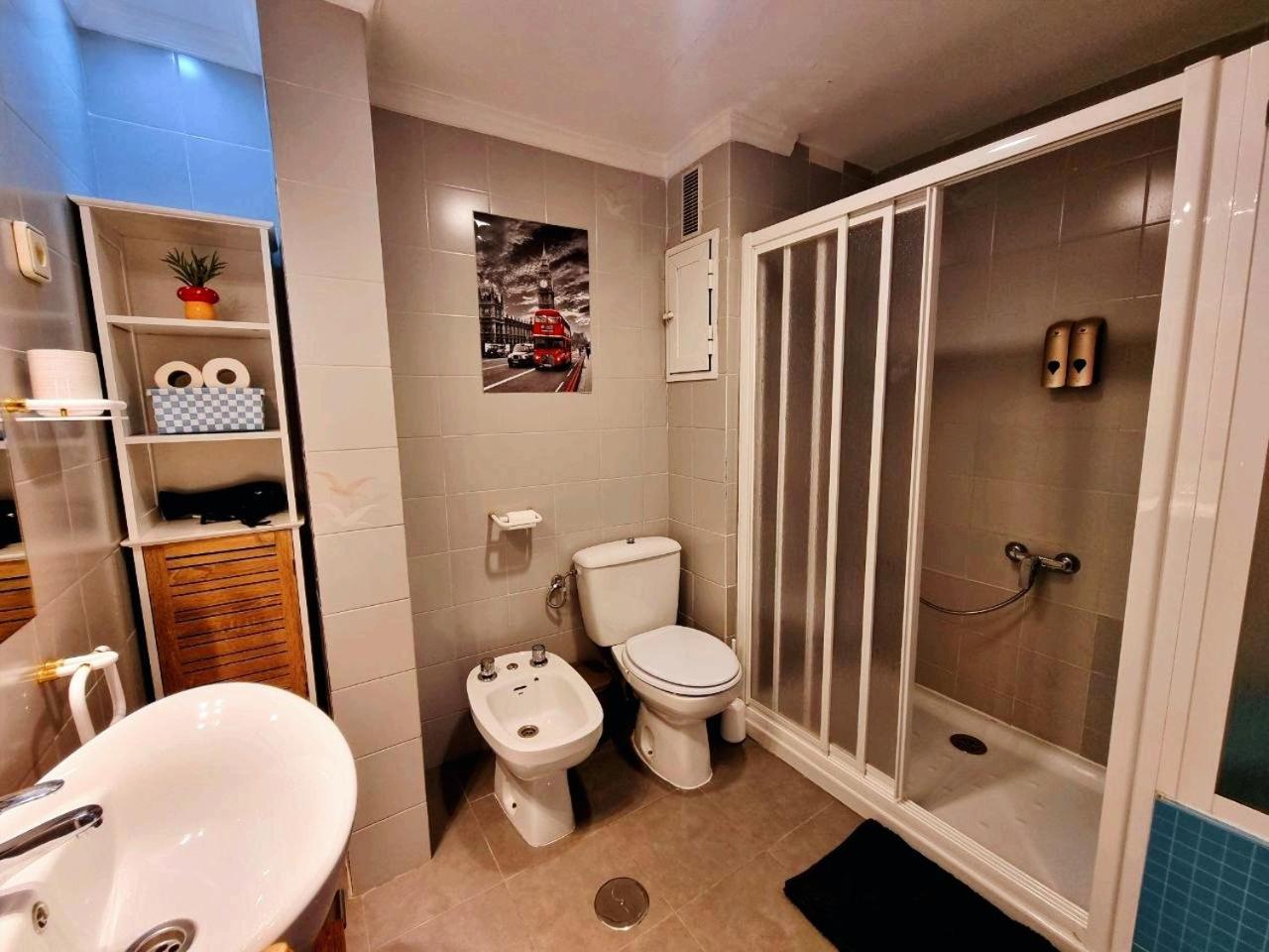 Malaga Vialia Deluxe Málaga Exterior foto