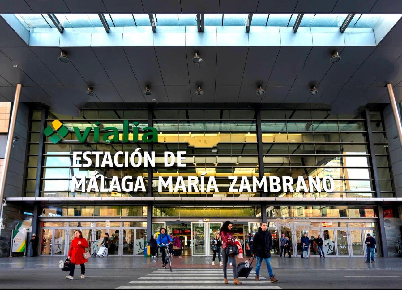 Malaga Vialia Deluxe Málaga Exterior foto